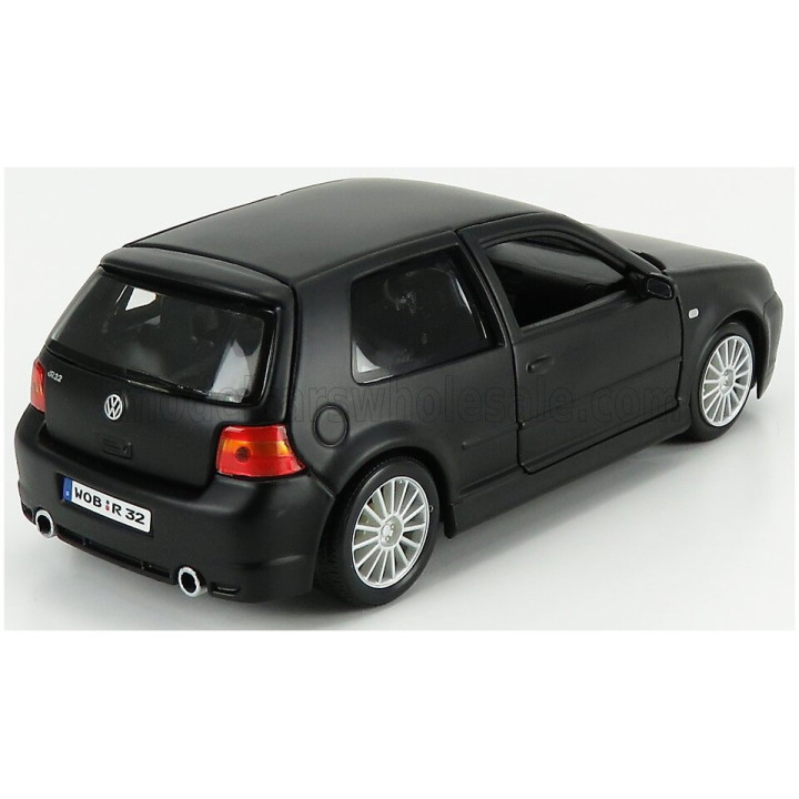 MAISTO VOLKSWAGEN GOLF R32 2002 - BLACK 1/24