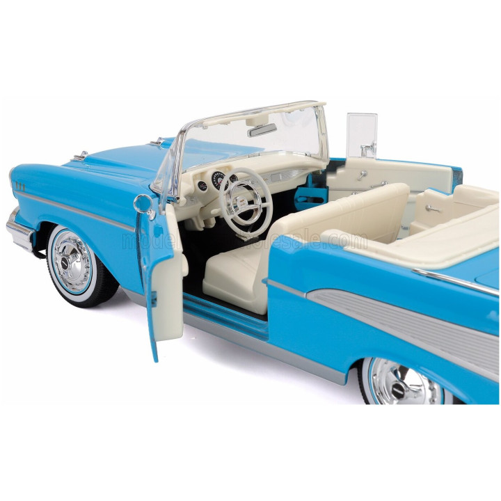 MAISTO CHEVROLET BEL AIR CABRIOLET 1957 - LIGHT BLUE 1/18