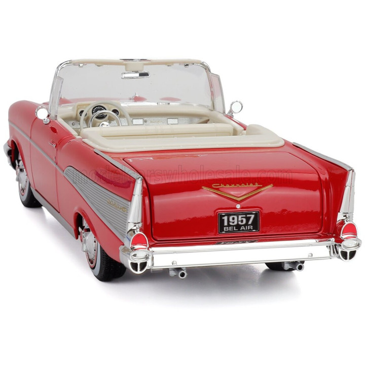 MAISTO CHEVROLET BEL AIR CABRIOLET 1957 - RED 1/18