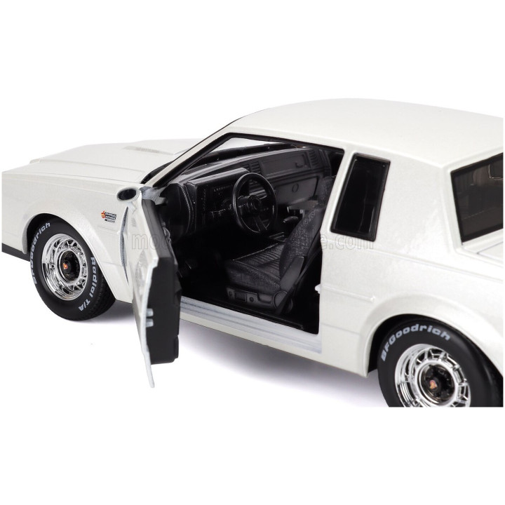 MAISTO BUICK GRAND NATIONAL 1987 - WHITE 1/18