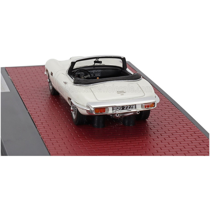 MATRIX SCALE MODELS JAGUAR E-TYPE FRUA ROADSTER OPEN 1964 - MATRIMONIO - JUST MARRIED - WEDDING WITH 2 FIGURES - WHITE 1/43