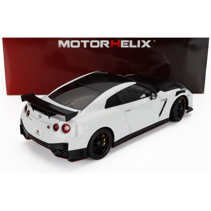 MOTORHELIX NISSAN GT-R NISMO (R35) SPECIAL EDITION 2022 - BRILLIAN WHITE PEARL 1/18