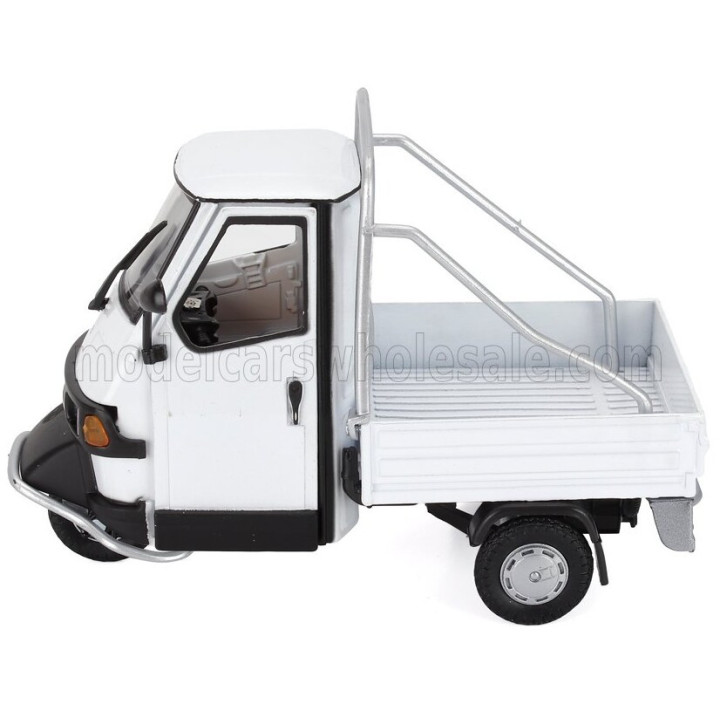 NEWRAY PIAGGIO APE 50 CROSS COUNTRY 1994 - WHITE BLACK 1/18