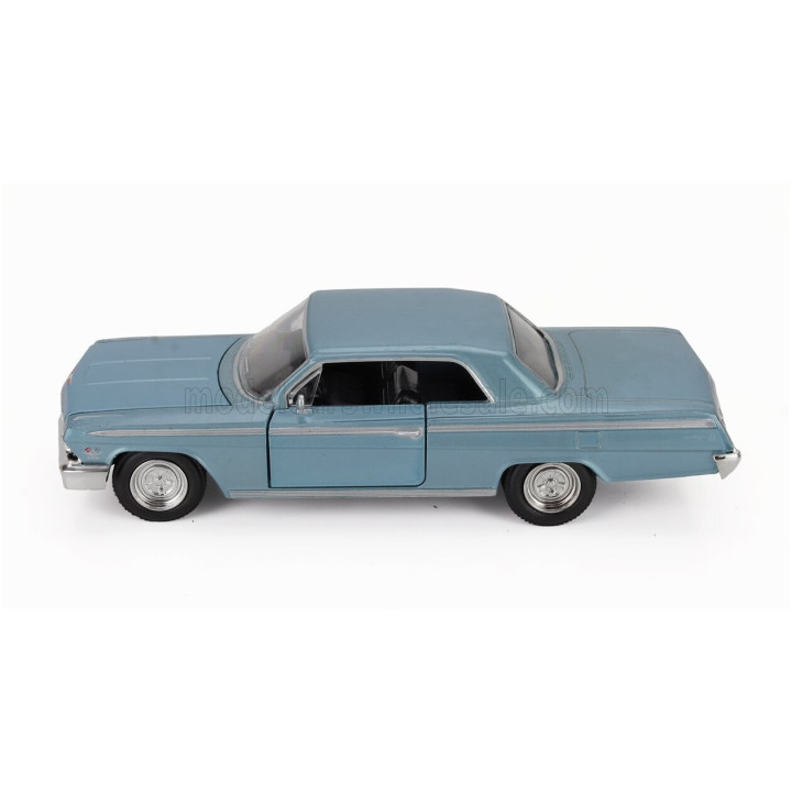 NEWRAY CHEVROLET IMPALA SS 1962 - LIGHT BLUE MET 1/24
