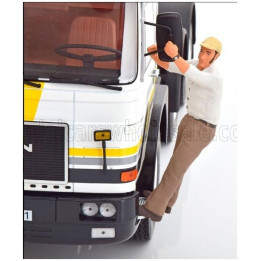 ROAD KINGS FIGURES MAN TRUCKER FRANZ HANGING AT HE TRUCK - WHITE BEIGE 1/18