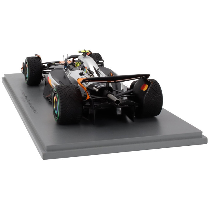 SPARK MODEL McLAREN F1 MCL39 TEAM MCLAREN N 4 WORLD CHAMPION WINNER SILVERSTONE BRITISH GP 2025 LANDO NORRIS - ORANGE CHROME