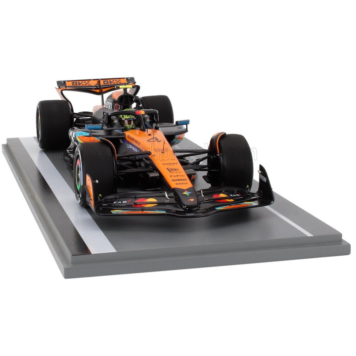 SPARK MODEL McLAREN F1 MCL39 TEAM MCLAREN N 4 WORLD CHAMPION 3rd ABU DHABI GP WITH PIT BOARD 2025 LANDO NORRIS - ORANGE BLACK