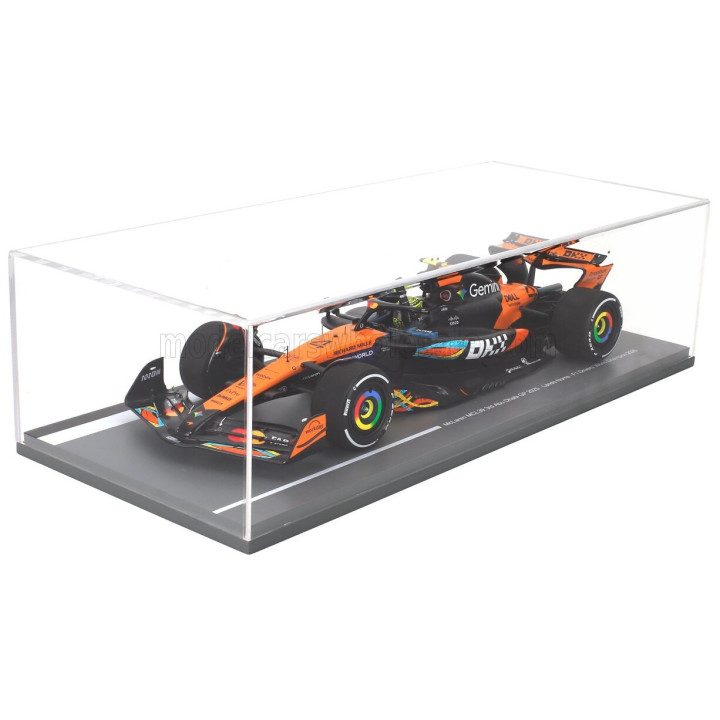 SPARK MODEL McLAREN F1 MCL39 TEAM MCLAREN N 4 WORLD CHAMPION 3rd ABU DHABI GP WITH PIT BOARD 2025 LANDO NORRIS - ORANGE BLACK