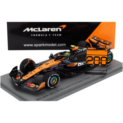 SPARK MODEL McLAREN F1 MCL39 TEAM MCLAREN N 4 WORLD CHAMPION WINNER HUNGARIAN GP (WITH PIT BOARD 200 MCLAREN F1 GP WINS) 2025