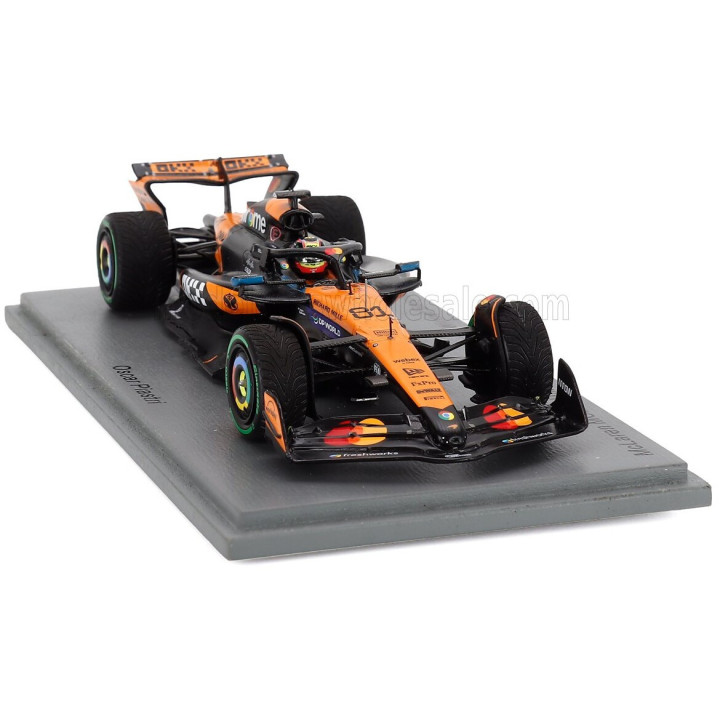 SPARK MODEL McLAREN F1 MCL39 TEAM MCLAREN N 81 WINNER BELGIUM GP (WITH RAIN TIRES) 2025 OSCAR PIASTRI - ORANGE BLACK 1/43