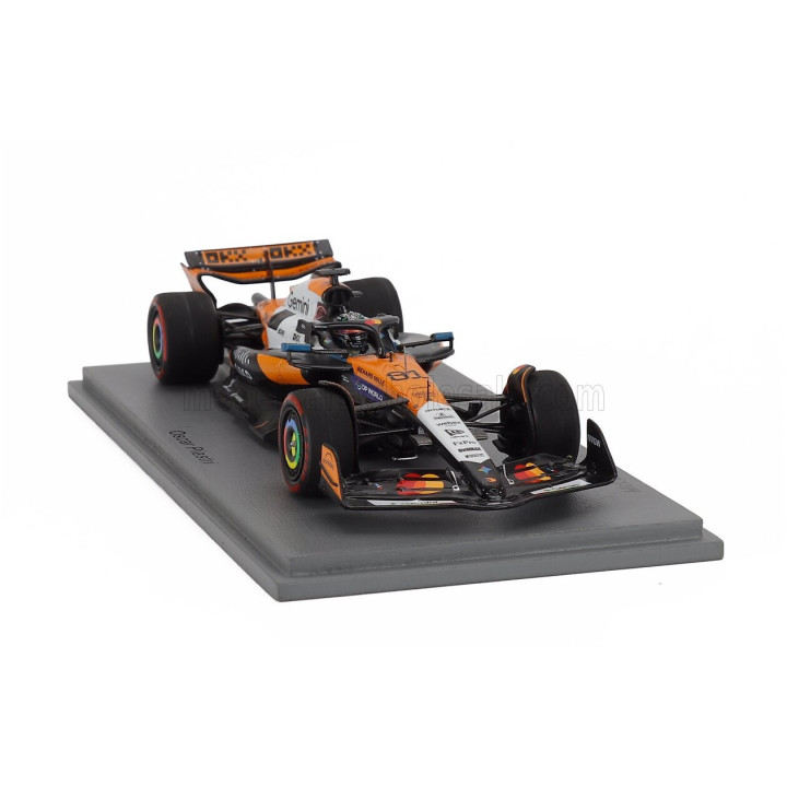 SPARK MODEL McLAREN F1 MCL39 TEAM MCLAREN N 81 5th USA GP 2025 OSCAR PIASTRI - ORANGE CHROME BLACK 1/43