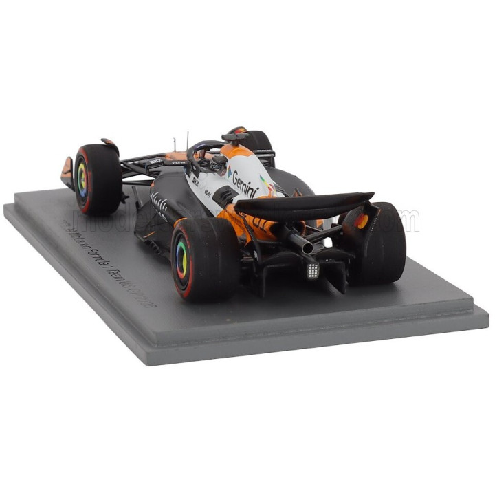 SPARK MODEL McLAREN F1 MCL39 TEAM MCLAREN N 81 5th USA GP 2025 OSCAR PIASTRI - ORANGE CHROME BLACK 1/43