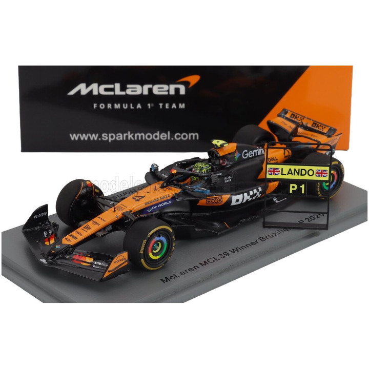 SPARK MODEL McLAREN F1 MCL39 TEAM MCLAREN N 4 WORLD CHAMPION WINNER BRAZILIAN GP WITH PIT BOARD 2025 LANDO NORRIS - ORANGE
