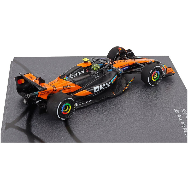 SPARK MODEL McLAREN F1 MCL39 TEAM MCLAREN N 4 WORLD CHAMPION 3rd ABU DHABI GP WITH PIT BOARD 2025 LANDO NORRIS - ORANGE BLACK