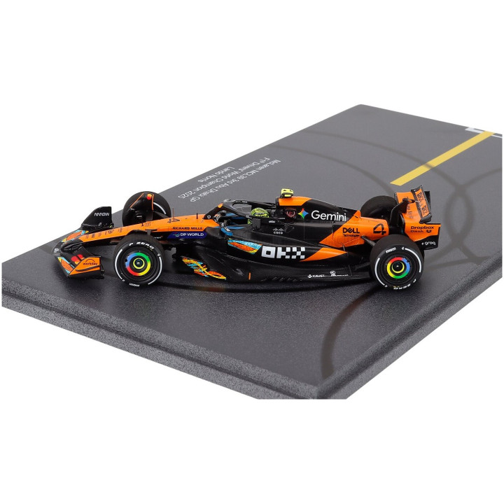 SPARK MODEL McLAREN F1 MCL39 TEAM MCLAREN N 4 WORLD CHAMPION 3rd ABU DHABI GP WITH PIT BOARD 2025 LANDO NORRIS - ORANGE BLACK