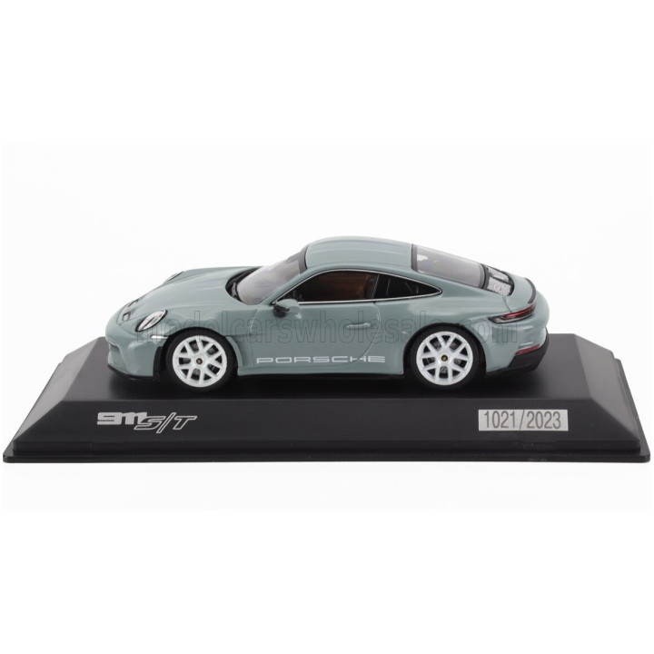 SPARK MODEL PORSCHE 911 992 S/T COUPE 2024 - LIGHT GREEN MET 1/43