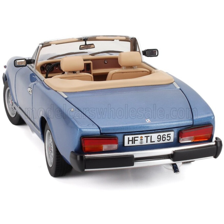 TOURING MODELCARS FIAT 124 PININFARINA SPIDER EUROPA CABRIOLET SOFT-TOP 1982 - LIGHT BLUE MET 1/18