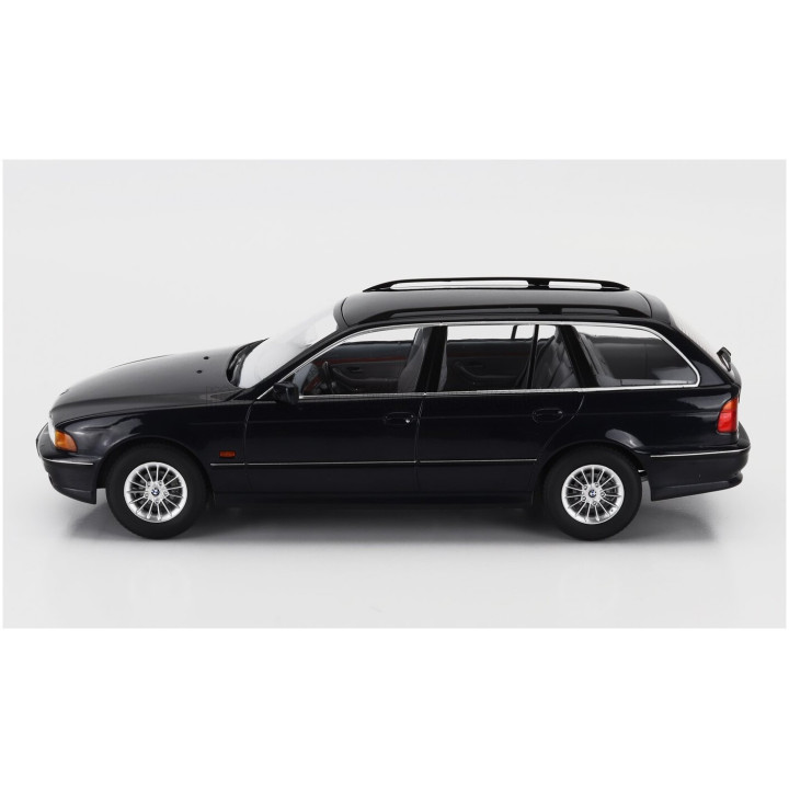 TRIPLE9 BMW 5-SERIES (E39) TOURING SW STATION WAGON 1998 - BLUE 1/18