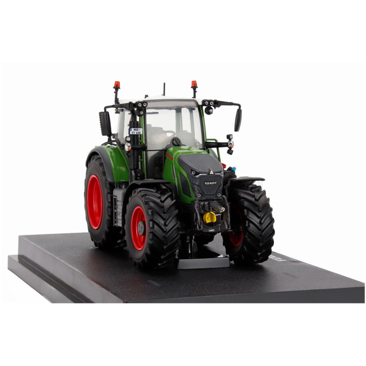 UNIVERSAL HOBBIES FENDT 620 VARIO TRACTOR 2018 - GREEN BLACK RED 1/32