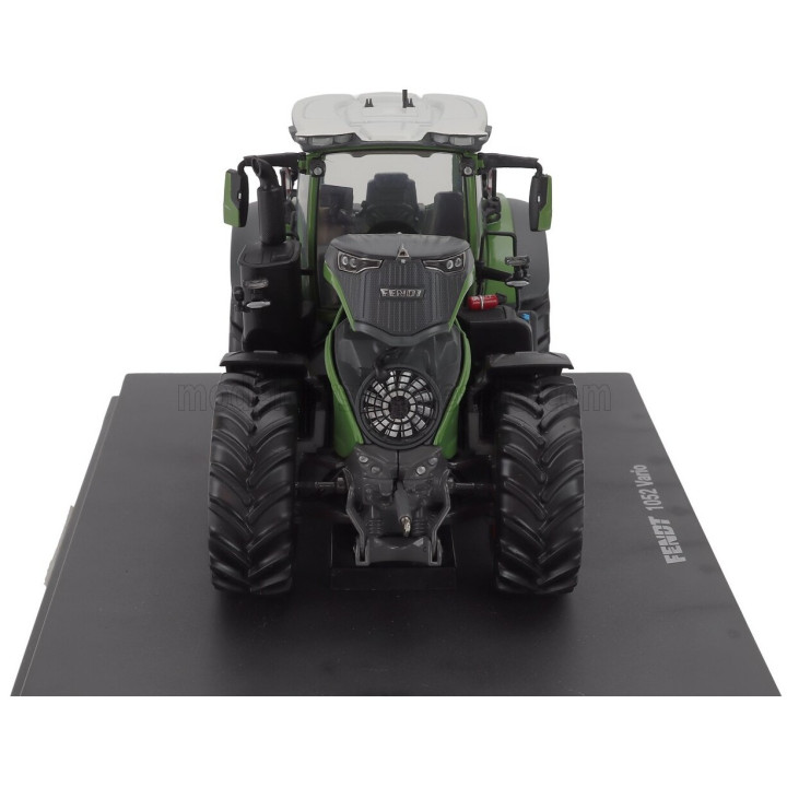 UNIVERSAL HOBBIES FENDT 1052 VARIO TRACTOR EUROPE VERSION 2026 - GREY GREEN 1/32