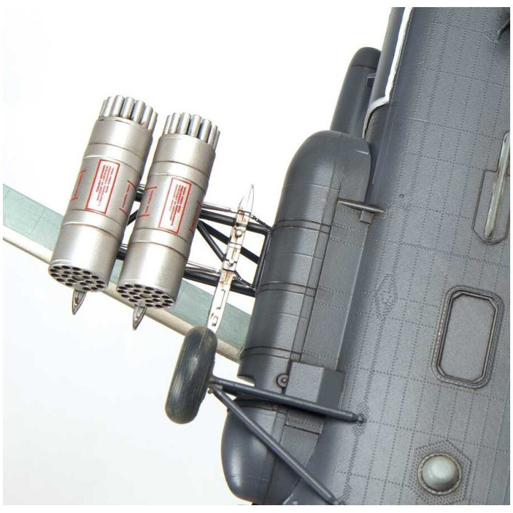 Model Kit vrtulník 4835 - Soviet helicopter MI-171SH (1:48)