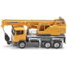 Kovový model autojeřábu Liebherr v měřítku 1:87 od značky Siku. Model obsahuje výsuvné teleskopické rameno s pohyblivou maketou pístu, otočnou (360°) nádstavbu s kabinou, hák s navíjením přes kolečko a výklopné podpěry. Vhodné pro hraní i sběratelství. Kvalitní zpracování z kovu a plastu.