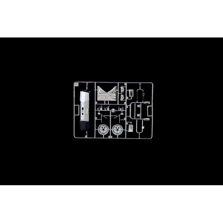 Model Kit truck 3925 - FREIGHTLINER FLD 120 SPECIAL (1:24)