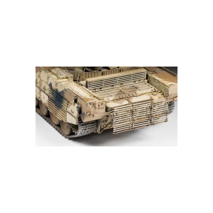 Model Kit tank 3695 - Terminator 2 Russ.Fire Support Vehicle (1:35)