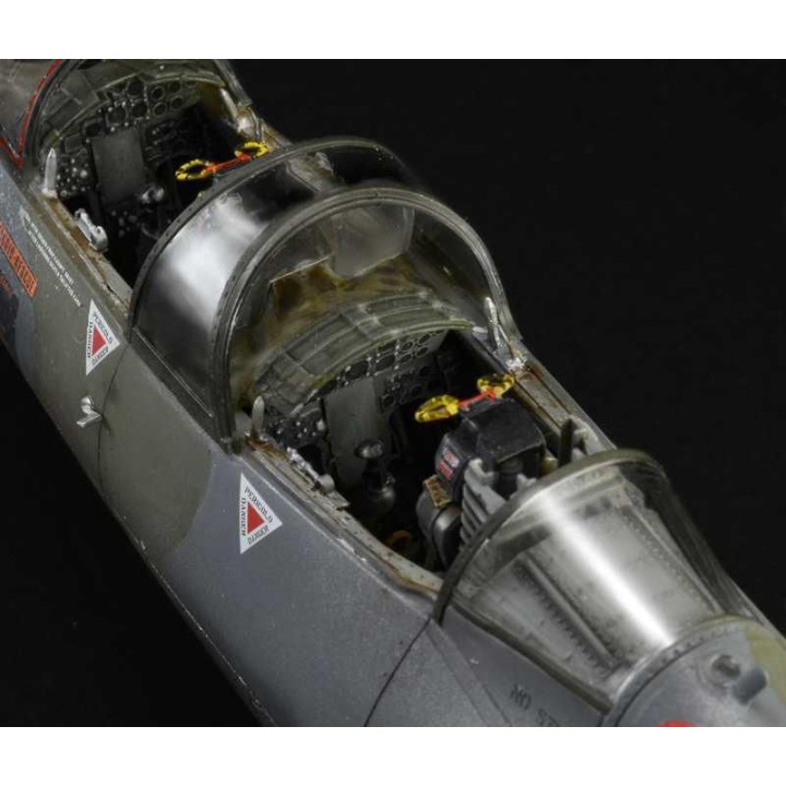 Model Kit letadlo 2509 - TF-104 G Starfighter (1:32)