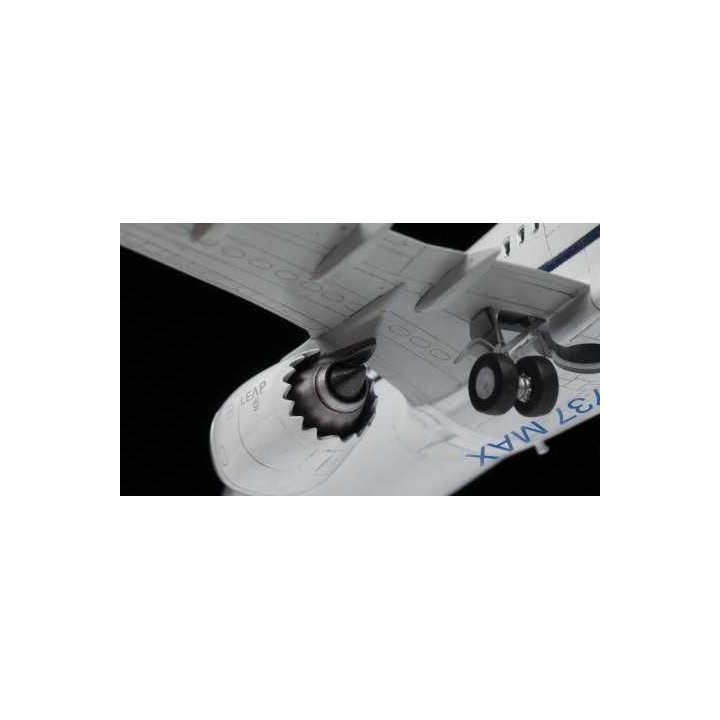 Model Kit letadlo 7026 - Boeing 737- 8 MAX (1:144)