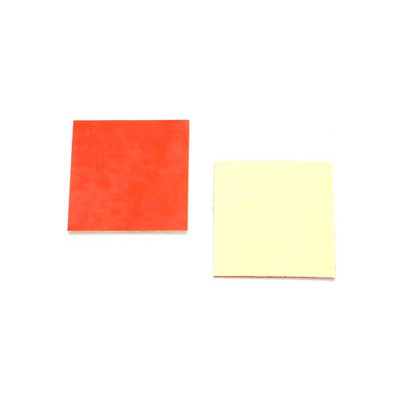 Traxxas - obostranná lepicí páska 25x25mm (2)