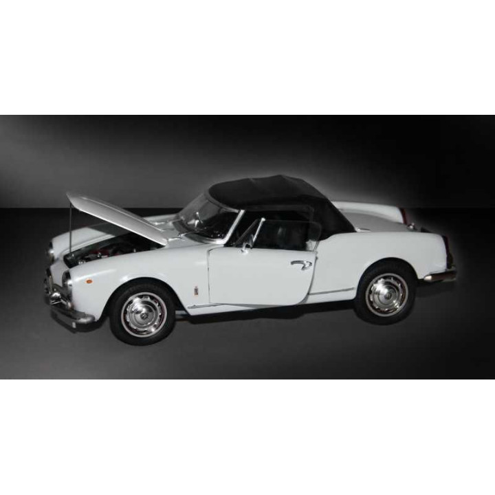 Model Kit auto 3653 - ALFA ROMEO GIULIETTA SPIDER 1300 (1:24)
