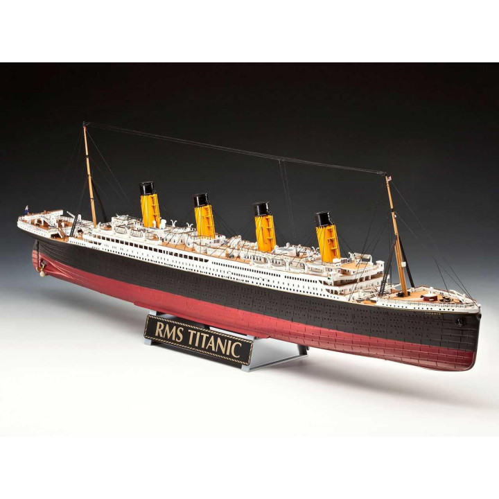 Gift-Set 05715 - R.M.S. Titanic - 100th anniversary edition (1:400)