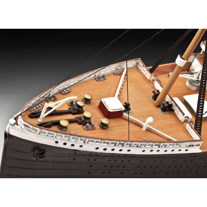 Gift-Set 05715 - R.M.S. Titanic - 100th anniversary edition (1:400)