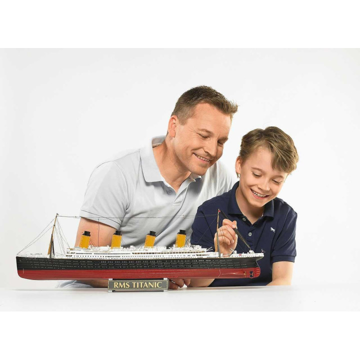 Gift-Set 05715 - R.M.S. Titanic - 100th anniversary edition (1:400)