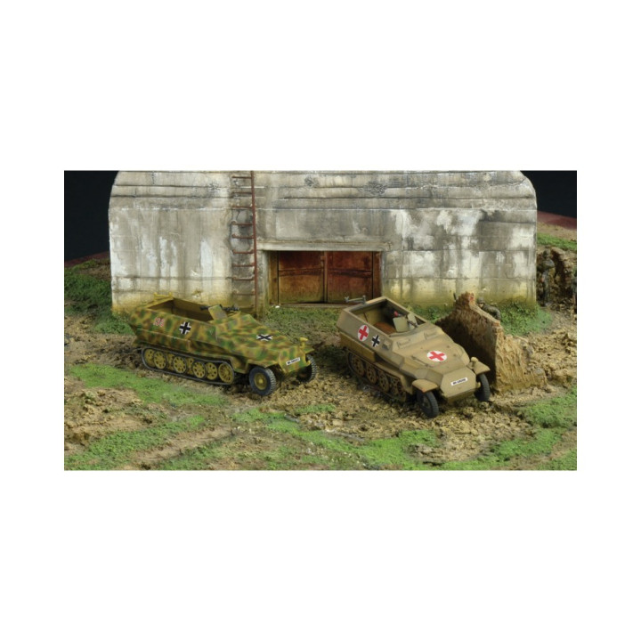 Fast Assembly military 7516 - Sd.Kfz.251/1 Ausf.C (1:72)