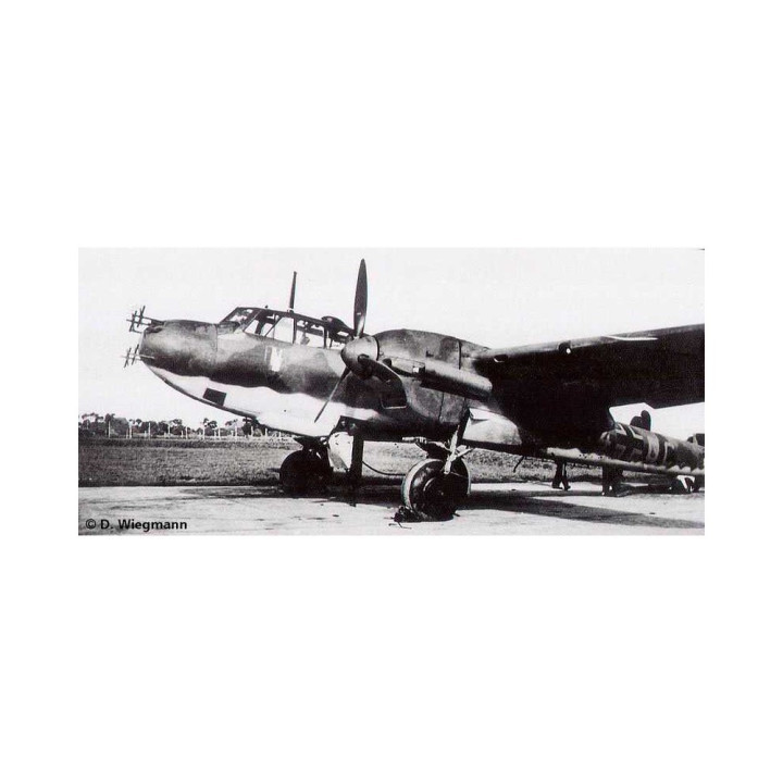 Plastic ModelKit letadlo 04925 - Dornier Do 215 B-5 Nightfighter (1:48)
