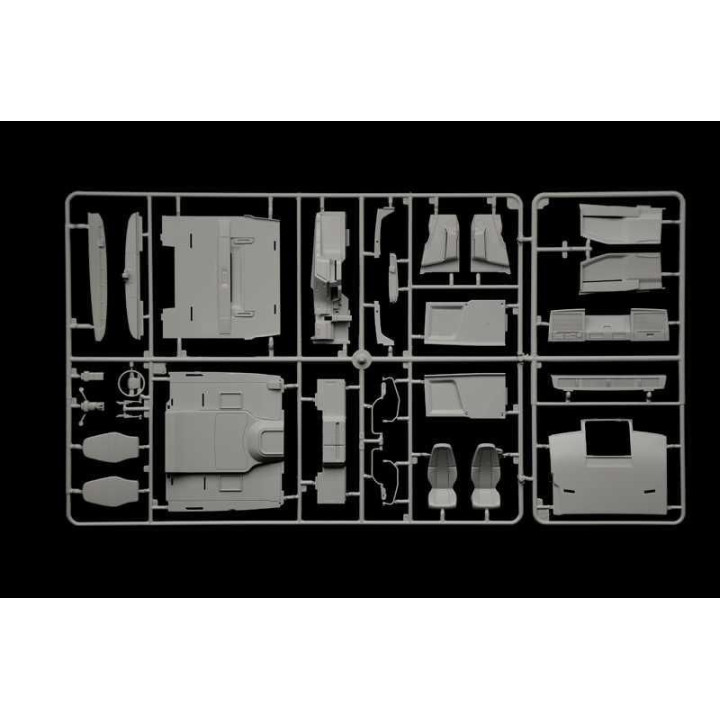 Model Kit truck 3942 - VOLVO FH4 Globetrotter Medium Roof (1:24)