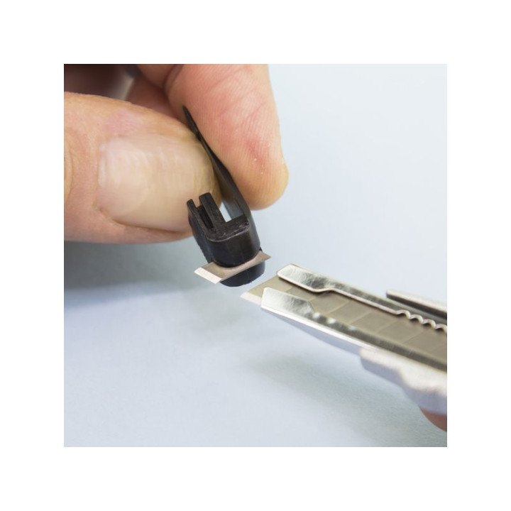 Modelcraft zalamovací kovový nůž s 10 čepelemi 9x0.3mm