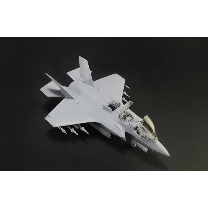Model Kit letadlo 1425 - F-35 B Lightning II STOVL version (1:72)