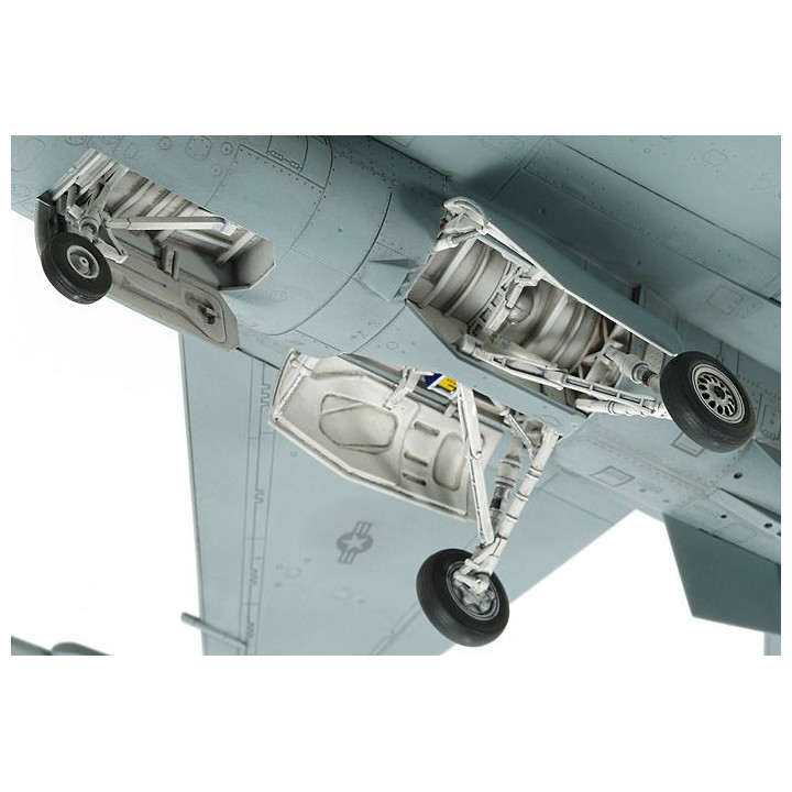Tamiya US F-16CJ Fighting Falcon 1:72