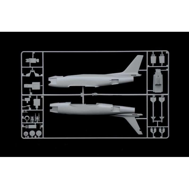 Model Kit letadlo 2799 - F-86E “Sabre” (1:48)