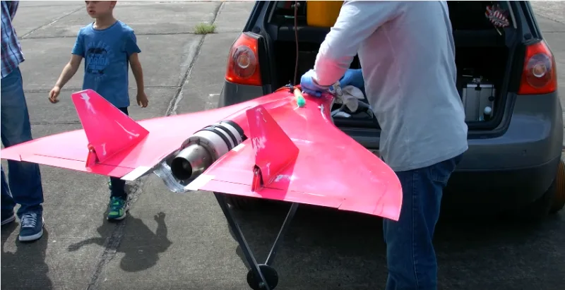 Rýchlosť RC modelu 744 km/h . GUINNESS NEW WORLD RECORD 2016